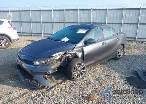 2024 Kia Forte Lxs z USA, uszkodzony, nr VIN 3KPF24AD5RE754688